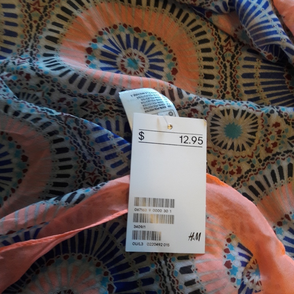 Scarf *Great Bundle Item!* - Picture 3 of 3
